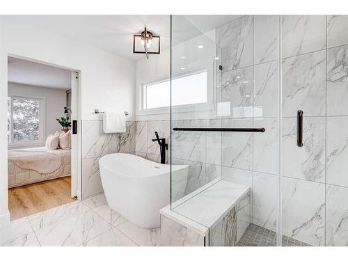 199 Westview Drive Sw, Calgary, AB - Indoor Photo Showing Bathroom