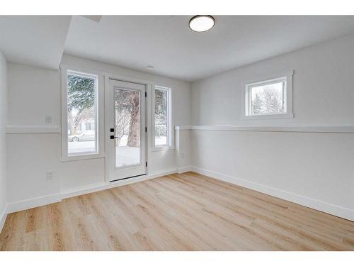 199 Westview Drive Sw, Calgary, AB - Indoor Photo Showing Other Room