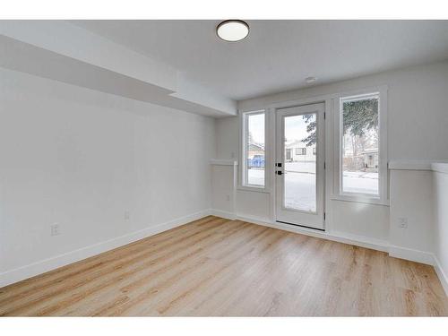 199 Westview Drive Sw, Calgary, AB - Indoor Photo Showing Other Room