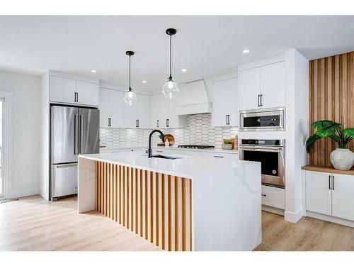 199 Westview Drive Sw, Calgary, AB - Indoor Photo Showing Kitchen With Upgraded Kitchen