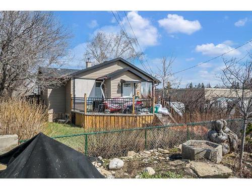 6516 35 Avenue Nw, Calgary, AB - Outdoor With Deck Patio Veranda