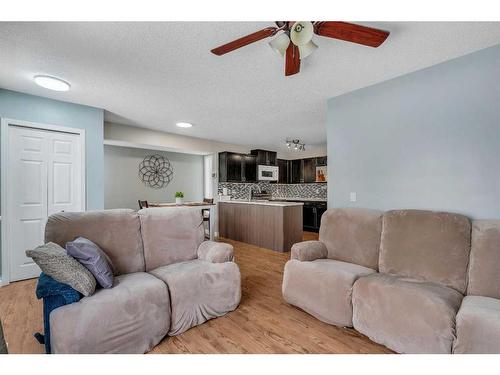 55 Coventry Road Ne, Calgary, AB - Indoor Photo Showing Living Room