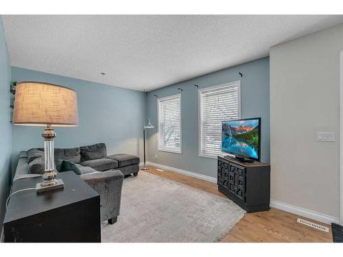 55 Coventry Road Ne, Calgary, AB - Indoor Photo Showing Living Room