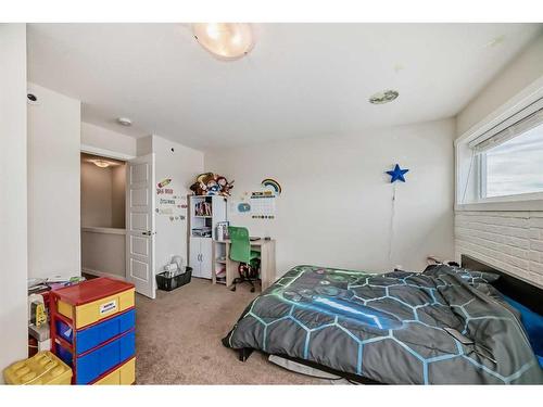 118 Red Embers Gate Ne, Calgary, AB - Indoor Photo Showing Bedroom