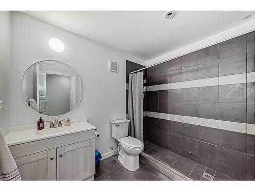 118 Red Embers Gate Ne, Calgary, AB - Indoor Photo Showing Bathroom