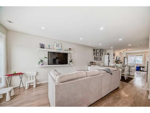 118 Red Embers Gate Ne, Calgary, AB - Indoor Photo Showing Living Room