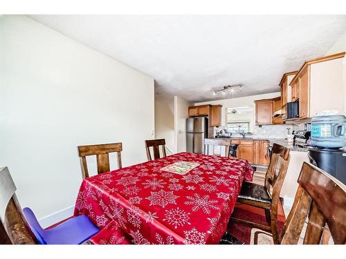 9 Dover Mews Se, Calgary, AB - Indoor Photo Showing Dining Room