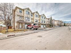 9 Dover Mews SE Calgary, AB T2B 0P6