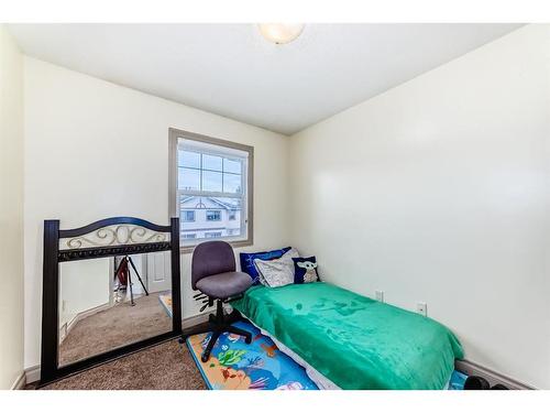 9 Dover Mews Se, Calgary, AB - Indoor Photo Showing Bedroom