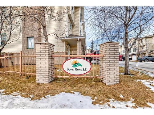 9 Dover Mews Se, Calgary, AB - Outdoor