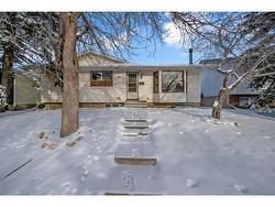 412 Rundlehill Way NE Calgary, AB T1Y 2P7