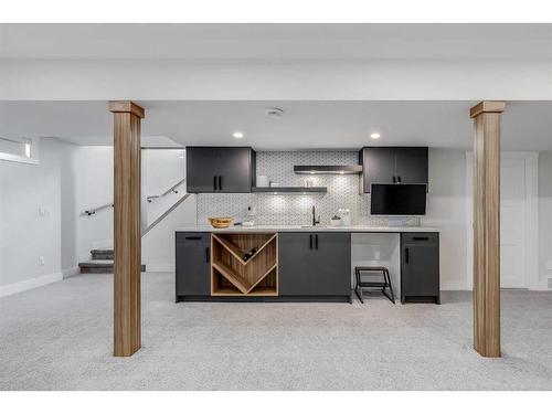 119 Silver Brook Road Nw, Calgary, AB - Indoor Photo Showing Kitchen