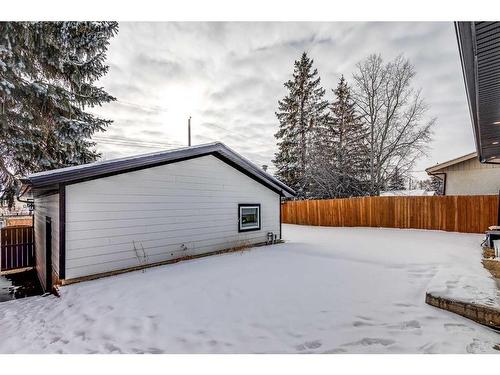 119 Silver Brook Road Nw, Calgary, AB - Outdoor With Exterior