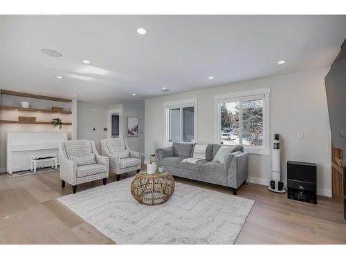 119 Silver Brook Road Nw, Calgary, AB - Indoor Photo Showing Living Room