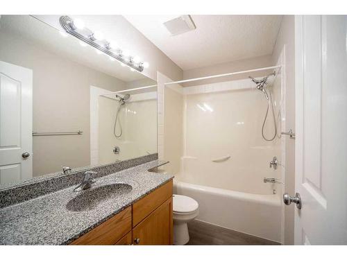 14 Taralea Bay Ne, Calgary, AB - Indoor Photo Showing Bathroom