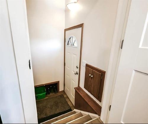 1115 45 Street Sw, Calgary, AB - Indoor Photo Showing Bedroom