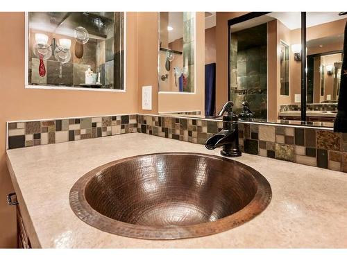 1115 45 Street Sw, Calgary, AB - Indoor Photo Showing Bathroom