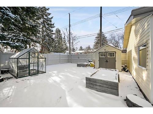 1115 45 Street Sw, Calgary, AB - Outdoor