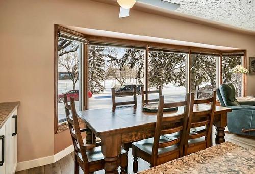 1115 45 Street Sw, Calgary, AB - Indoor Photo Showing Dining Room