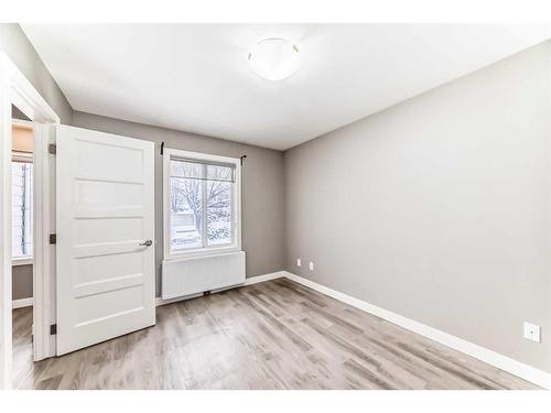 2316 16 Street Sw, Calgary, AB - Indoor Photo Showing Other Room