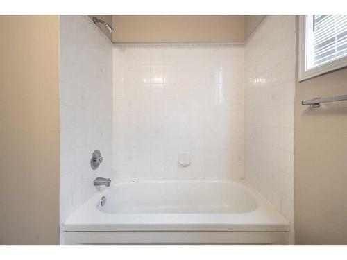 92 Covington Rise Ne, Calgary, AB - Indoor Photo Showing Bathroom