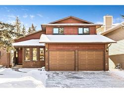 104 Hawkwood Crescent NW Calgary, AB T3G 1X5