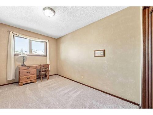 104 Hawkwood Crescent Nw, Calgary, AB - Indoor Photo Showing Other Room