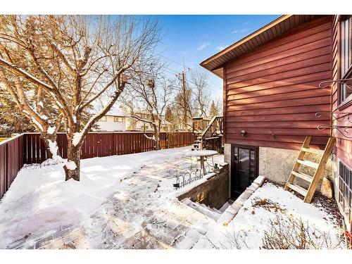 104 Hawkwood Crescent Nw, Calgary, AB - Outdoor