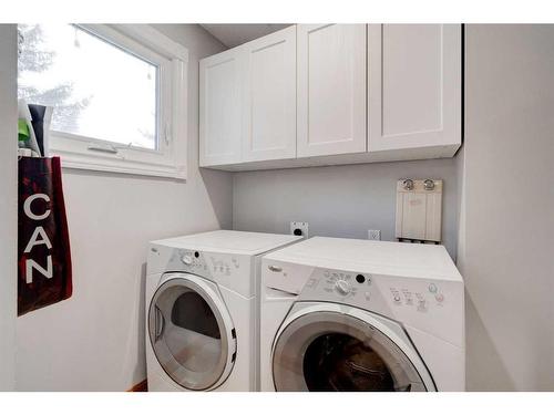 16 Ranchridge Crescent Nw, Calgary, AB - Indoor Photo Showing Laundry Room