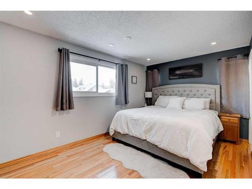 16 Ranchridge Crescent Nw, Calgary, AB - Indoor Photo Showing Bedroom