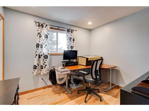 16 Ranchridge Crescent Nw, Calgary, AB - Indoor Photo Showing Office