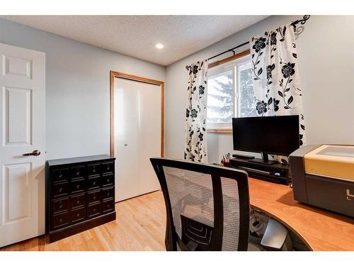 16 Ranchridge Crescent Nw, Calgary, AB - Indoor Photo Showing Office