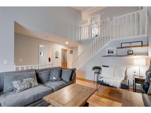 16 Ranchridge Crescent Nw, Calgary, AB - Indoor Photo Showing Living Room