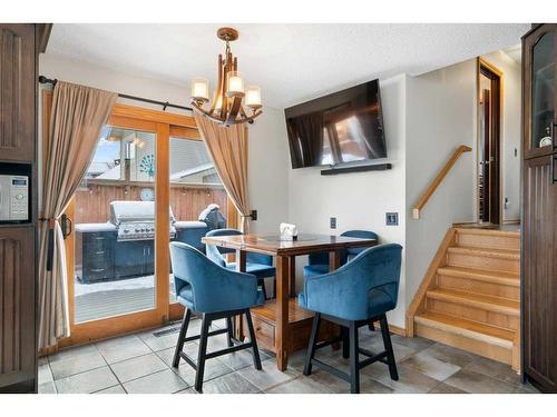 3 Rivervalley Place Se, Calgary, AB - Indoor Photo Showing Dining Room