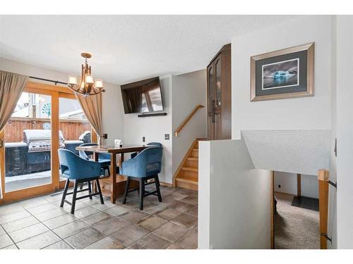 3 Rivervalley Place Se, Calgary, AB - Indoor Photo Showing Dining Room