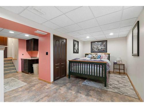 3 Rivervalley Place Se, Calgary, AB - Indoor Photo Showing Bedroom