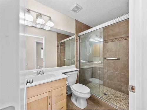 21 Cranwell Square Se, Calgary, AB - Indoor Photo Showing Bathroom