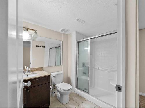 21 Cranwell Square Se, Calgary, AB - Indoor Photo Showing Bathroom