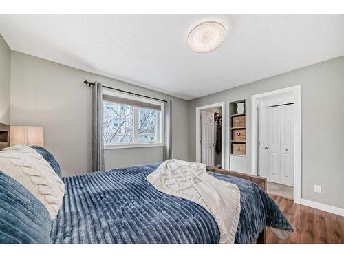 50 Somercrest Circle Sw, Calgary, AB - Indoor Photo Showing Bedroom