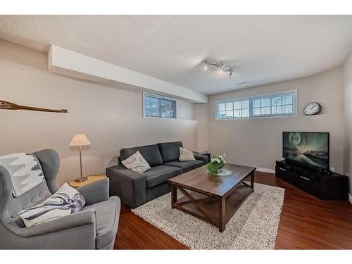 50 Somercrest Circle Sw, Calgary, AB - Indoor Photo Showing Living Room