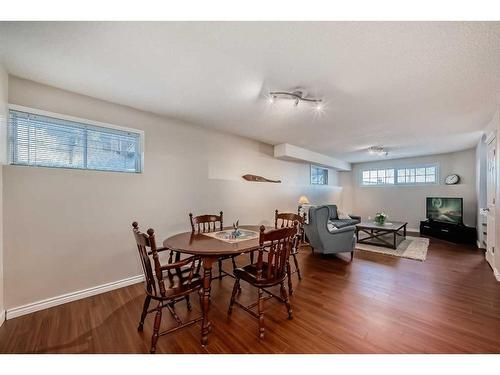 50 Somercrest Circle Sw, Calgary, AB - Indoor Photo Showing Dining Room