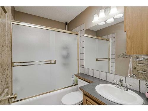 191 Rocky Ridge Landing Nw, Calgary, AB - Indoor Photo Showing Bathroom