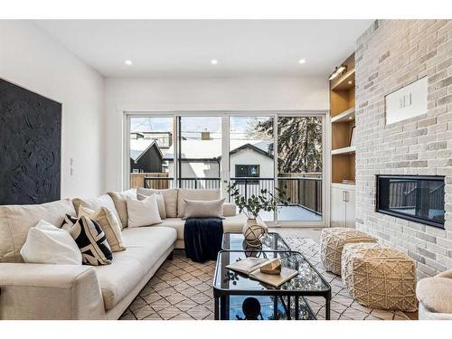 1618 Bowness Road Nw, Calgary, AB - Indoor Photo Showing Living Room