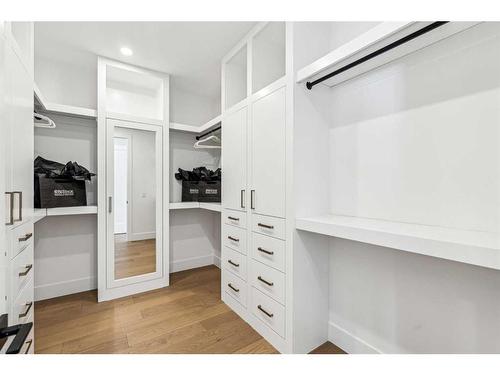 1618 Bowness Road Nw, Calgary, AB - Indoor With Storage