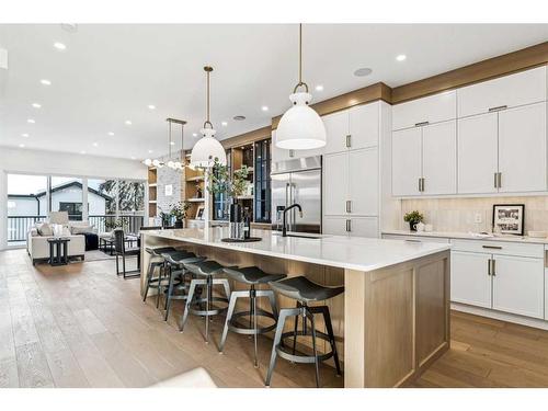 1618 Bowness Road Nw, Calgary, AB - Indoor Photo Showing Kitchen With Upgraded Kitchen