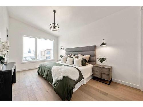 3115 13 Avenue Sw, Calgary, AB - Indoor Photo Showing Bedroom