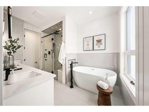 3115 13 Avenue Sw, Calgary, AB - Indoor Photo Showing Bathroom