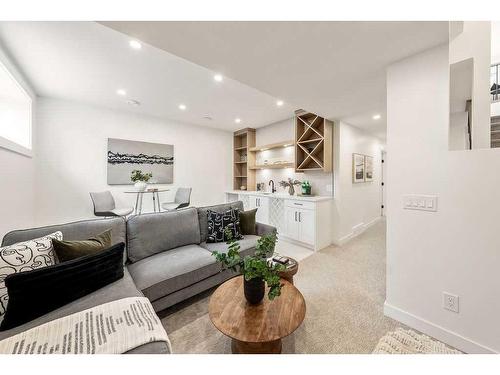 3115 13 Avenue Sw, Calgary, AB - Indoor Photo Showing Living Room