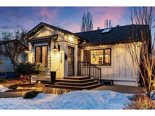 528 14 Avenue Ne, Calgary, AB - Outdoor