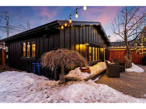 528 14 Avenue Ne, Calgary, AB - Outdoor